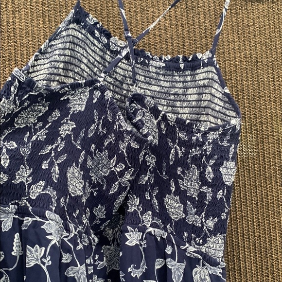 Signature Reitmans Blue and White Pleated Maxi dress - Picture 5 of 7